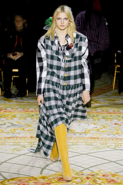 Look 13